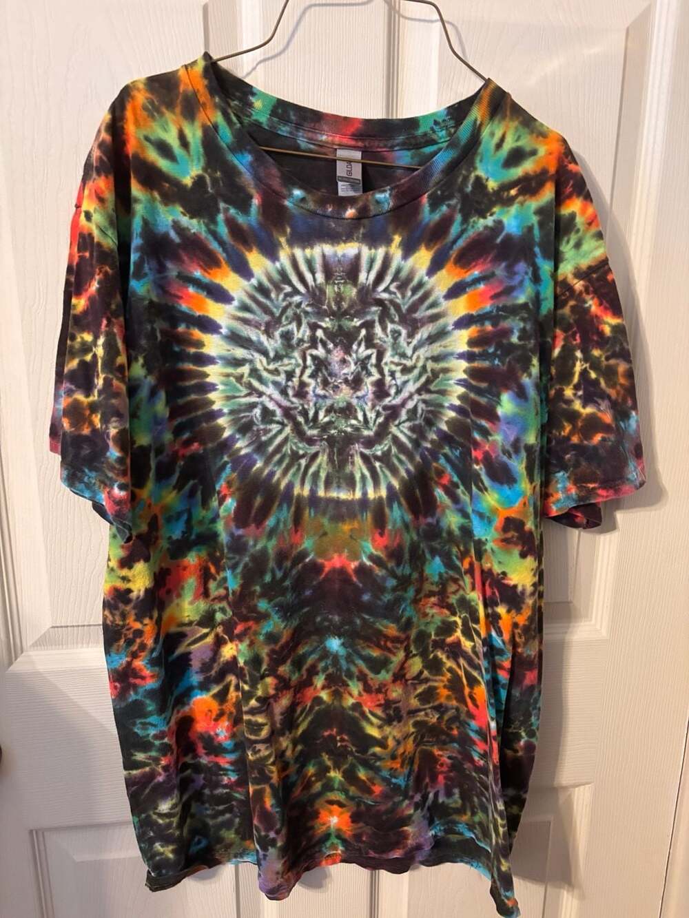 Gildan Ultra Cotton Tie Dye T-Shirt Size L Black Multi